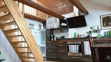 Frigorífic, microones, forn i placa de cuina