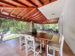 Outdoor dining