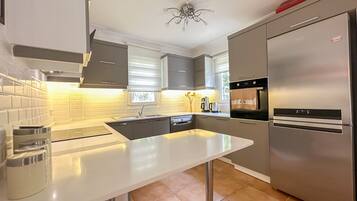 Fridge, microwave, oven, dishwasher