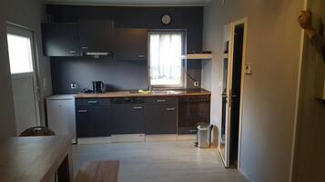 Apartment, 1 Schlafzimmer (2 Guests) | Bügeleisen/Bügelbrett, kostenloses WLAN, Bettwäsche