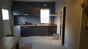 Lägenhet - 1 sovrum (2 Guests) | Strykjärn/strykbräda, gratis wi-fi och sängkläder