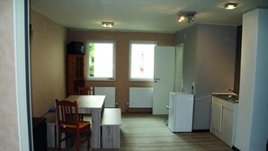 Single Studio | Living area | Flat-screen TV - KRW Location (Lauffen am Neckar)