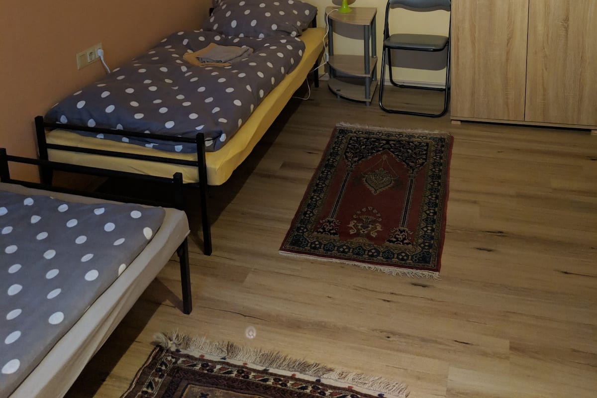 Lägenhet - 2 sovrum (4 Guests) | 1 sovrum, strykjärn/strykbräda, gratis wi-fi och sängkläder