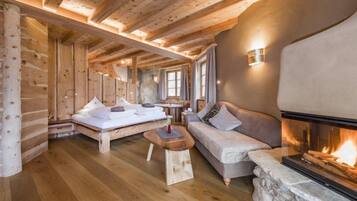 1 bedroom, minibar, in-room safe, desk