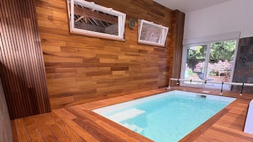 Innenpool, beheizter Pool