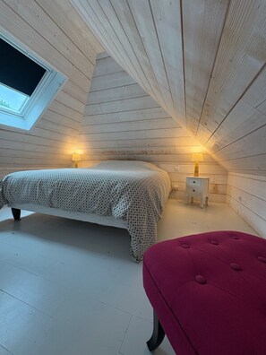 1 slaapkamer, een bureau, reisbedje, gratis wifi