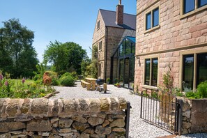 Terrace/patio - Stainsborough Hall (Ashbourne)