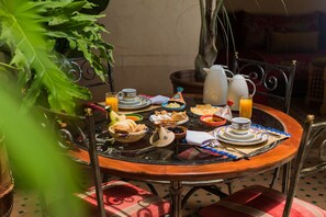 Desayuno continental incluido todos los días