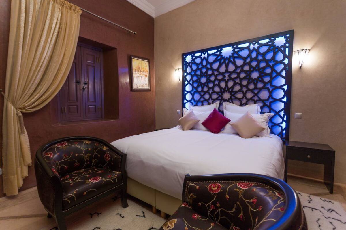 In-room safe, WiFi (free), individually decorated