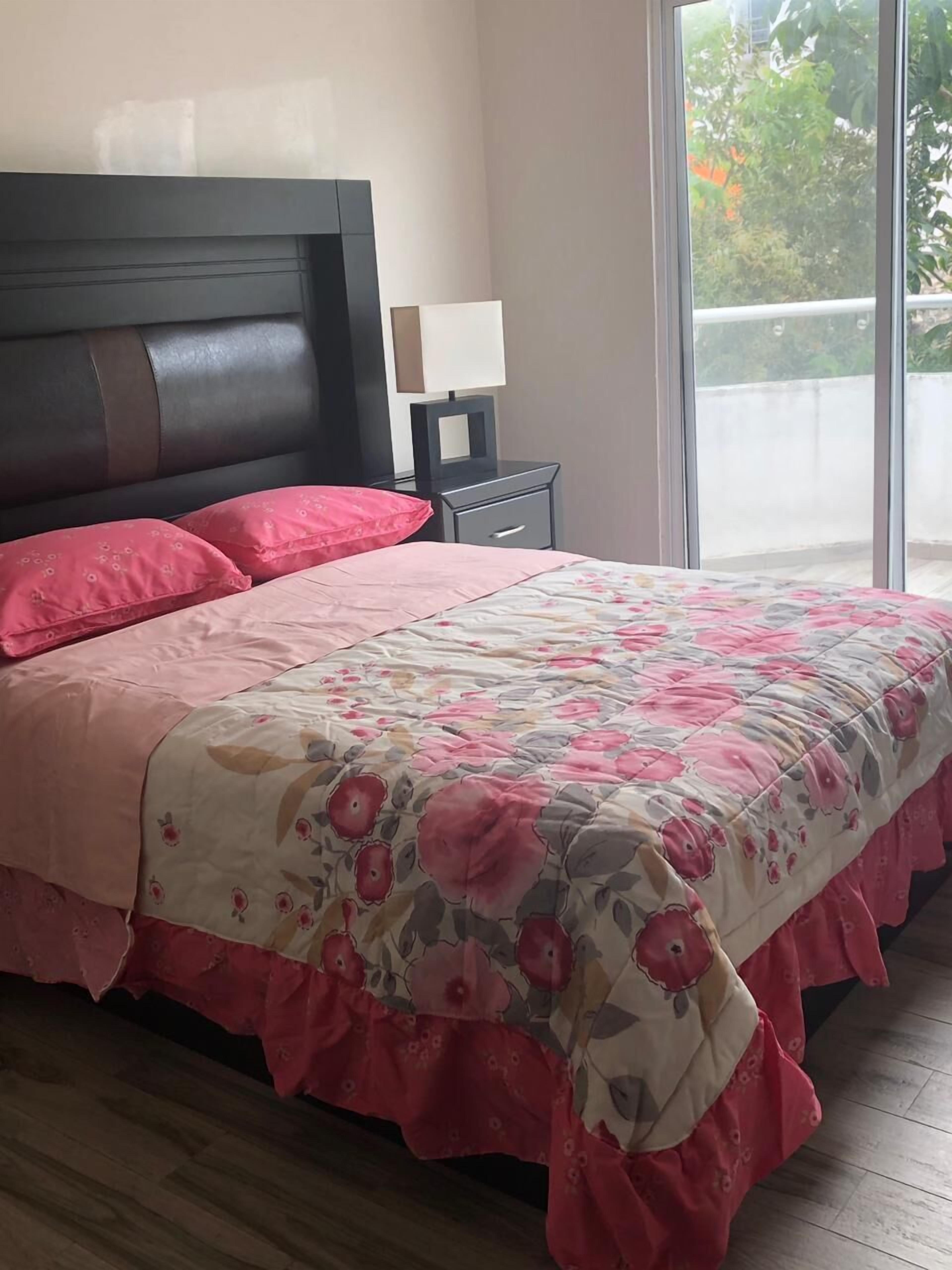 4 sovrum, strykjärn/strykbräda, wi-fi och sängkläder