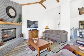Apartment, Mehrere Betten, Balkon, Bergblick (1343) | Wohnbereich