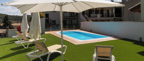 Seasonal outdoor pool