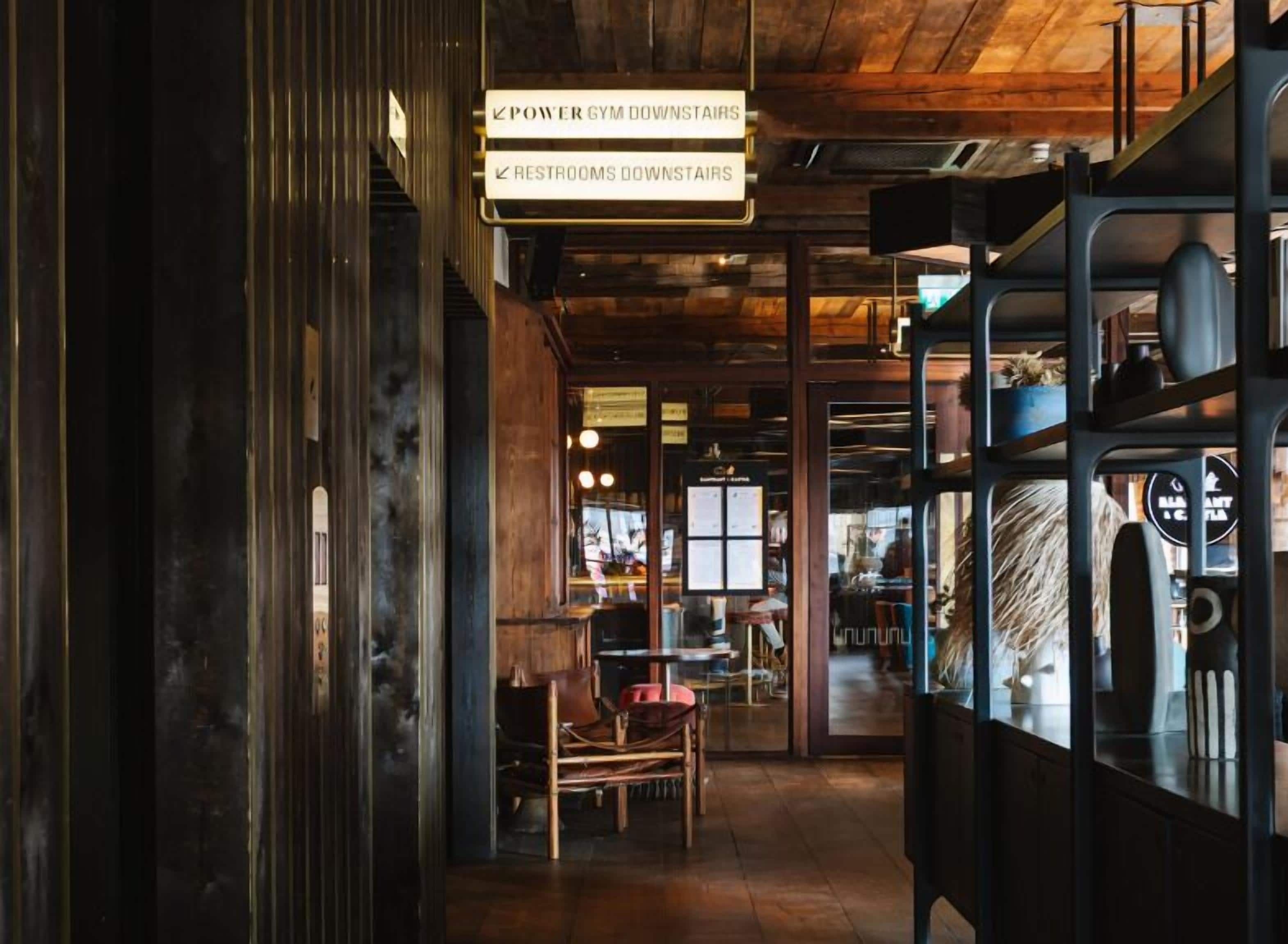 2 restaurants, breakfast, lunch, dinner served; irish cuisine