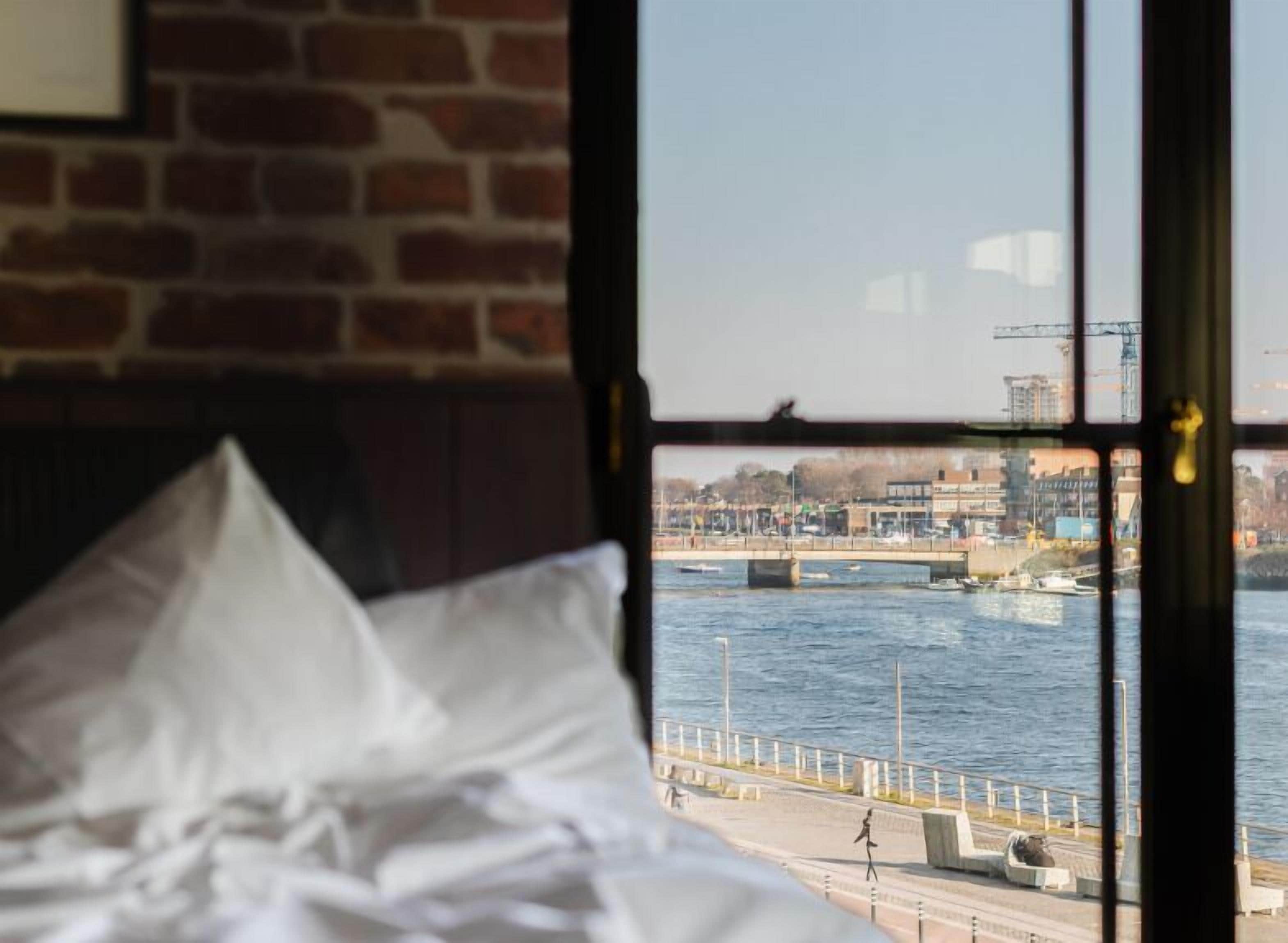 1 bedroom, premium bedding, minibar, in-room safe