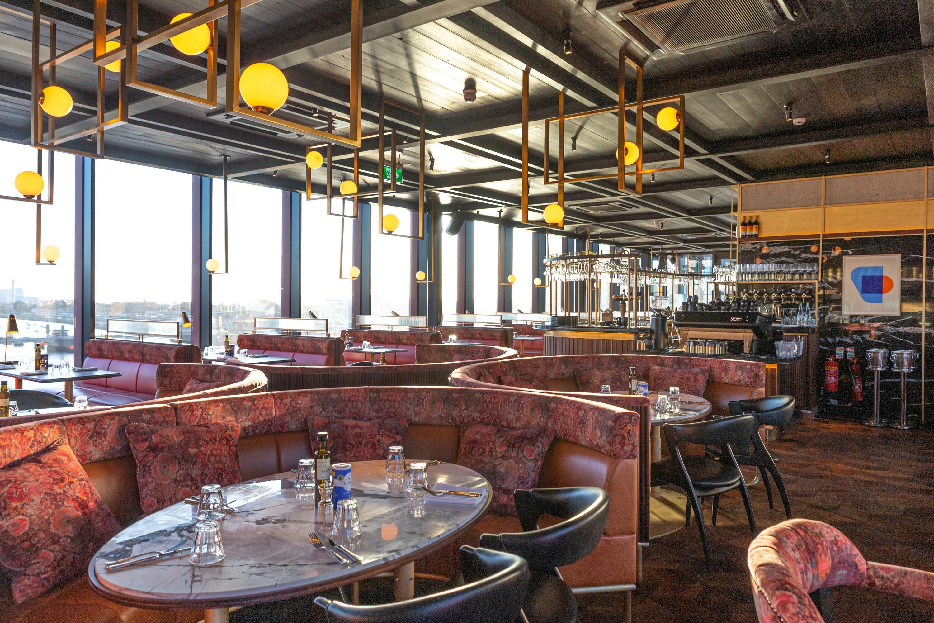 2 restaurants; breakfast, lunch, dinner, and brunch served