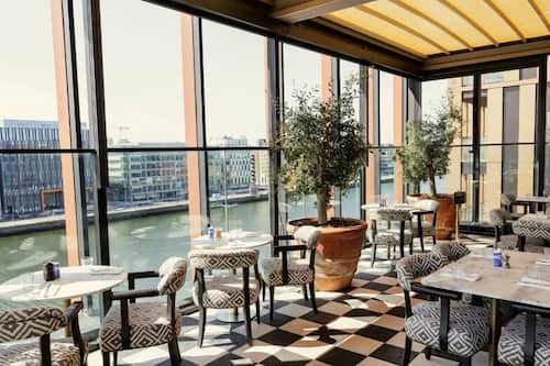 2 restaurants, breakfast, lunch, dinner served; Irish cuisine