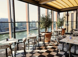 2 restaurants, breakfast, lunch, dinner served; Irish cuisine