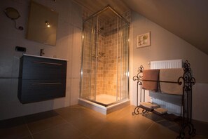 Luxury Room | Bathroom - B&B Welcome Home (Laakdal)
