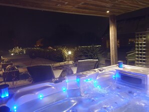 Bañera de hidromasaje exterior