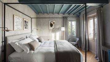 Camera Superior (Villa) | Minibar, una cassaforte in camera, una scrivania, insonorizzazione