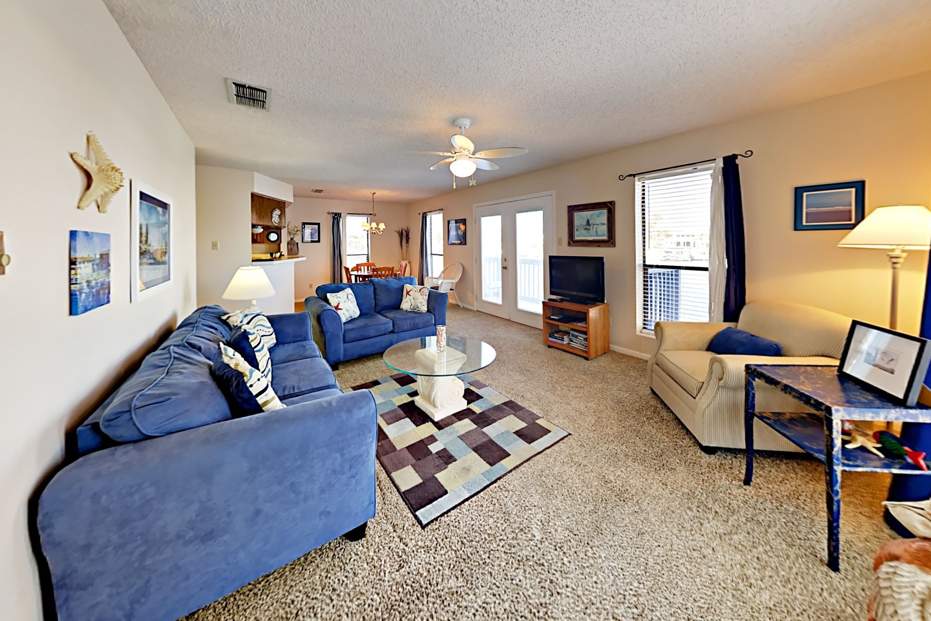 Televisi 42-inci dengan saluran TV satelit