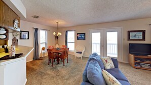 42-inch TV with satellite channels - Fortuna Bay #8 (Corpus Christi)