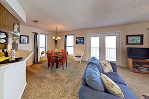 42-inch TV with satellite channels - Fortuna Bay #8 (Corpus Christi)