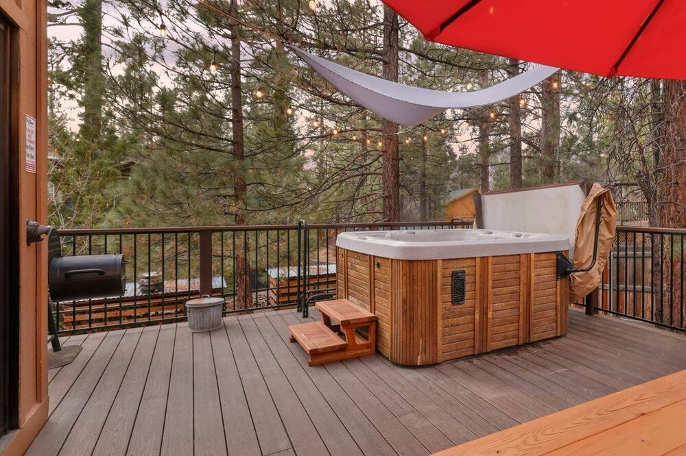 Inn Between Pines#1411