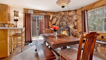 House, Multiple Beds, Patio, Mountain View (1426) | 3 bedrooms, individually decorated, individually furnished, free WiFi