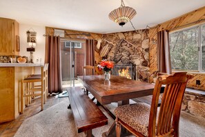 Nhà, nhiều giường, sân hiên, quang cảnh núi (1426) | 3 phòng ngủ, trang trí khác biệt 