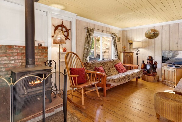 Casa, varias camas, patio, vista a la montaña (1438) | Interior