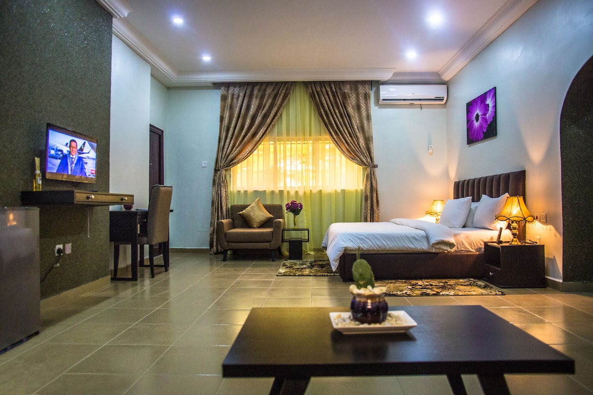 1 quarto, Wi-Fi de cortesia, roupa de cama