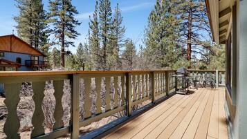 House, Multiple Beds, Patio, Mountain View (1536) | Balcony