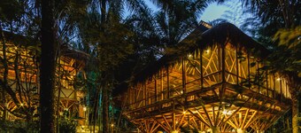 Universo Pol Bamboo Hostel