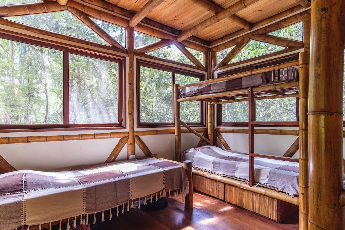 Shared Dormitory, Mixed Dorm (5 beds) | 1 bedroom, free WiFi, bed sheets