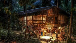Front of property - Universo Pol Bamboo Hostel (Cairu)