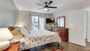 2 bedrooms, iron/ironing board, internet, bed sheets