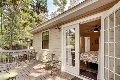 Charming Tallahassee Townhouse ~ 3 Mi to FSU!