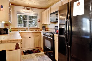 Casa, várias camas, sacada, vista para a montanha (1544) | Cozinha privada | Cafeteira/chaleira