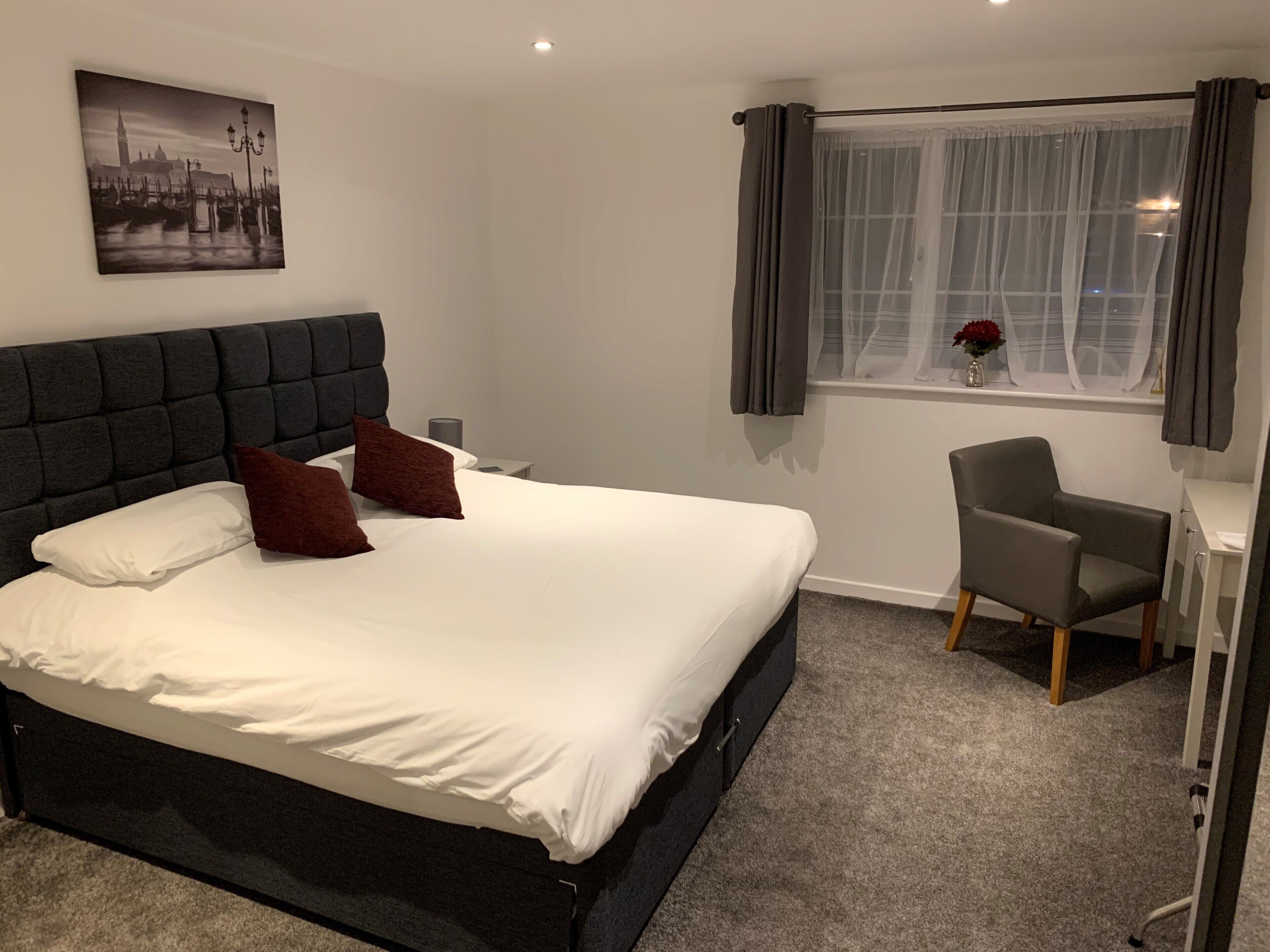 بديكورات فريدة لكل غرفة وطراز فريد لكل وحدة ومساحة عمل للكمبيوتر المحمول