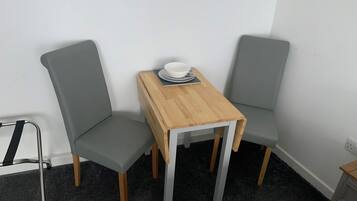 Classic Double or Twin Room | In-room dining