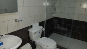 Bathroom - Aruba Airport Zega Apartments (Oranjestad)
