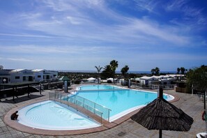 Piscine extérieure, piscine chauffée