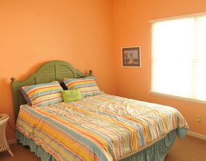 5 habitaciones, tabla de planchar con plancha, wifi y ropa de cama 