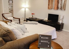 2 bedrooms, iron/ironing board, WiFi, bed sheets