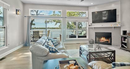 Stunning Lake House with Sunset views!