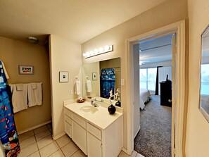 Condo, Multiple Beds, Balcony | Bathroom