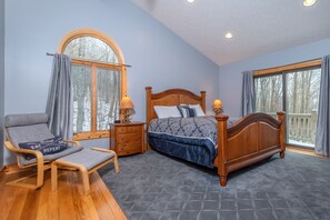 House, Multiple Beds, Fireplace, Mountain View