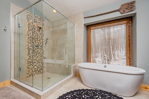 House, Multiple Beds, Fireplace, Mountain View | Bathroom