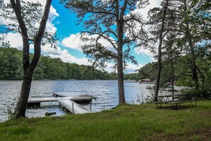 Property grounds - Lake Haven (Oakland)